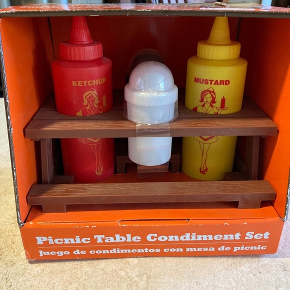 Vintage Mr.Bar-B-Q Pic Nic Table Condiment Set New